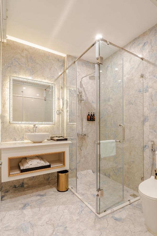 The Castle Hotel Hanoi Bagian luar foto
